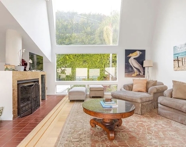 21625 Pacific Coast Highway - Photo Thumbnail 4