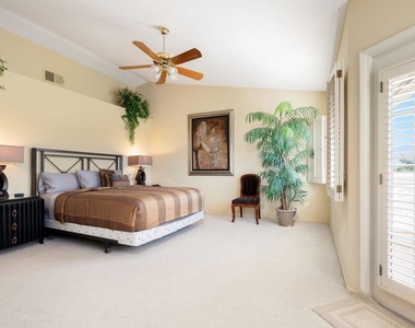 260 Vista Royale Circle E - Photo Thumbnail 21