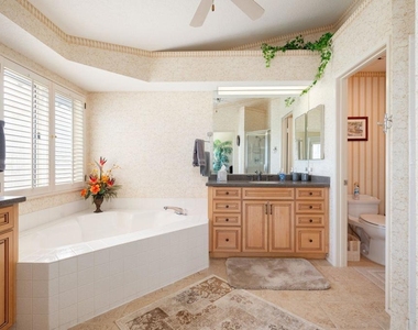 260 Vista Royale Circle E - Photo Thumbnail 23