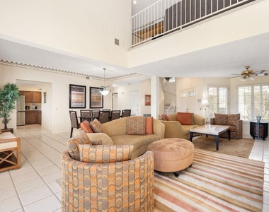 260 Vista Royale Circle E - Photo Thumbnail 5