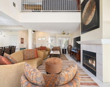 260 Vista Royale Circle E - Photo Thumbnail 4