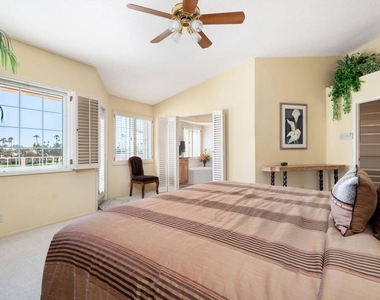 260 Vista Royale Circle E - Photo Thumbnail 22