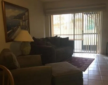 1971 Ne Collins Circle - Photo Thumbnail 3
