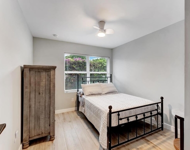 320 Nw 3rd Avenue - Photo Thumbnail 10