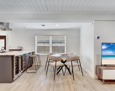 320 Nw 3rd Avenue - Photo Thumbnail 12