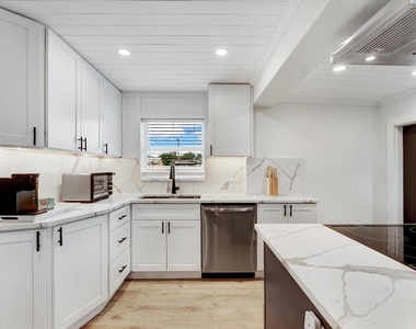 320 Nw 3rd Avenue - Photo Thumbnail 14