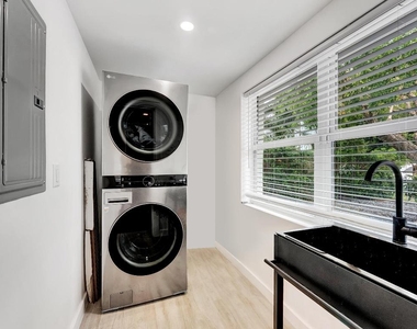 320 Nw 3rd Avenue - Photo Thumbnail 23