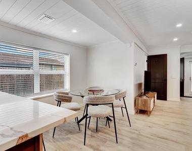 320 Nw 3rd Avenue - Photo Thumbnail 16