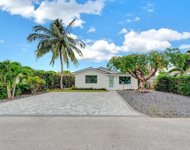 320 Nw 3rd Avenue - Photo Thumbnail 3