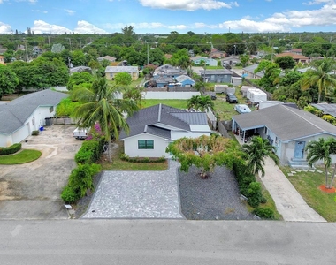 320 Nw 3rd Avenue - Photo Thumbnail 1
