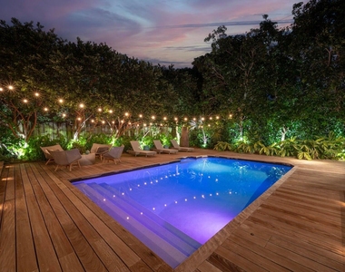 302 Nw 16th Street - Photo Thumbnail 5
