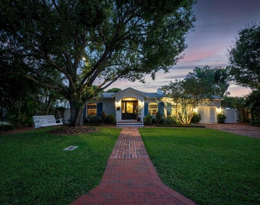 302 Nw 16th Street - Photo Thumbnail 3