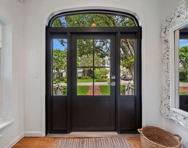 302 Nw 16th Street - Photo Thumbnail 7