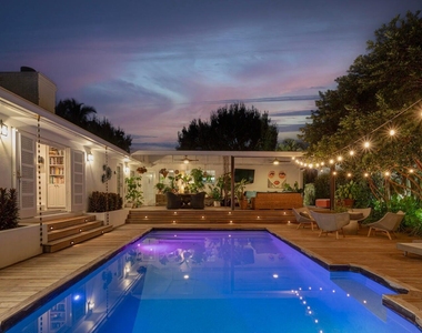 302 Nw 16th Street - Photo Thumbnail 4