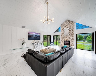 583 Rambling Drive Circle - Photo Thumbnail 1