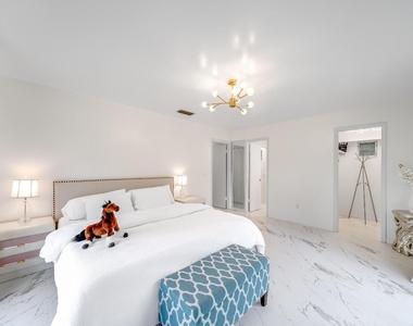 583 Rambling Drive Circle - Photo Thumbnail 12