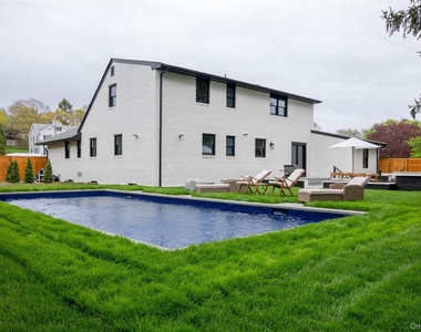 17 Underhill Drive - Photo Thumbnail 18