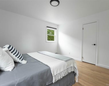 17 Underhill Drive - Photo Thumbnail 8