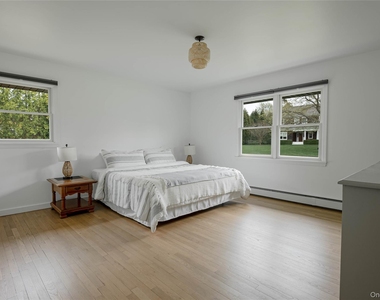 17 Underhill Drive - Photo Thumbnail 5