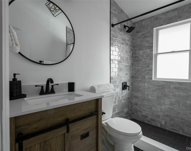 17 Underhill Drive - Photo Thumbnail 11