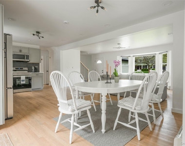 17 Underhill Drive - Photo Thumbnail 2