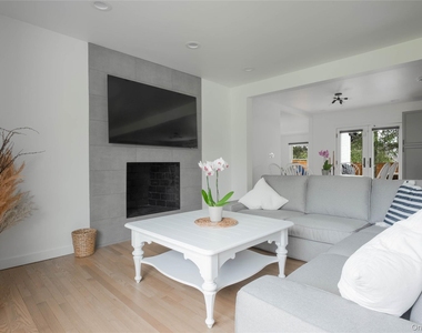 17 Underhill Drive - Photo Thumbnail 3