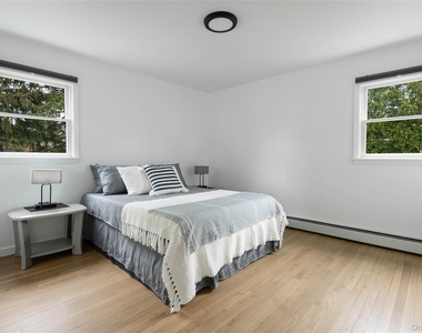 17 Underhill Drive - Photo Thumbnail 7