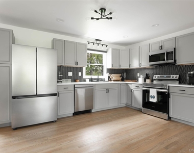 17 Underhill Drive - Photo Thumbnail 1
