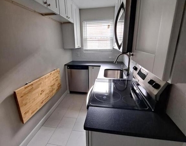 3063 Patrick Henry Drive - Photo Thumbnail 4