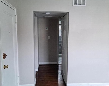 3063 Patrick Henry Drive - Photo Thumbnail 2