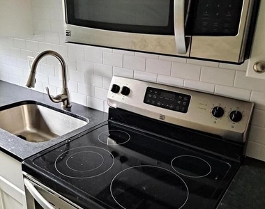3063 Patrick Henry Drive - Photo Thumbnail 3