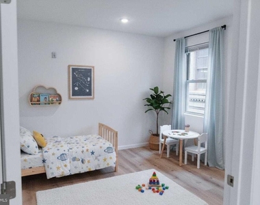 7248 Rising Sun Avenue - Photo Thumbnail 6