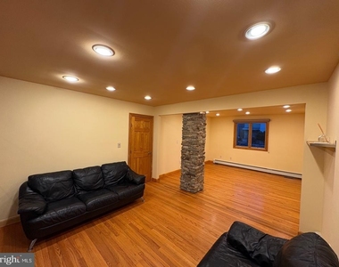 1040 Indiana Ave - Photo Thumbnail 10
