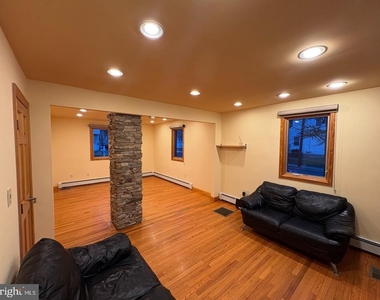 1040 Indiana Ave - Photo Thumbnail 9