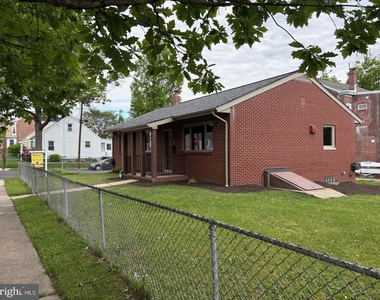 1040 Indiana Ave - Photo Thumbnail 2