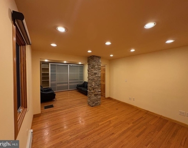 1040 Indiana Ave - Photo Thumbnail 11