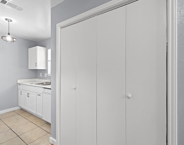 7617 Meador Ave - Photo Thumbnail 10