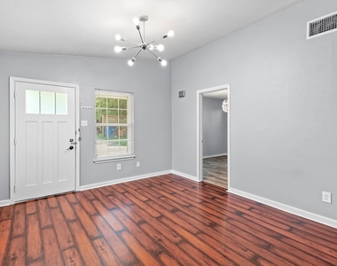 7617 Meador Ave - Photo Thumbnail 4
