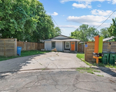 7617 Meador Ave - Photo Thumbnail 1
