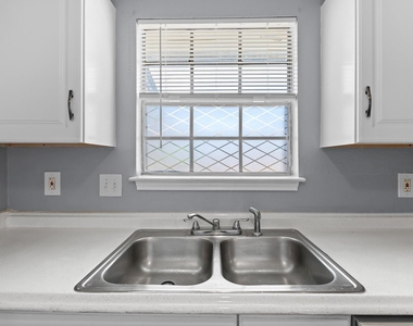 7617 Meador Ave - Photo Thumbnail 14