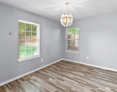 7617 Meador Ave - Photo Thumbnail 6