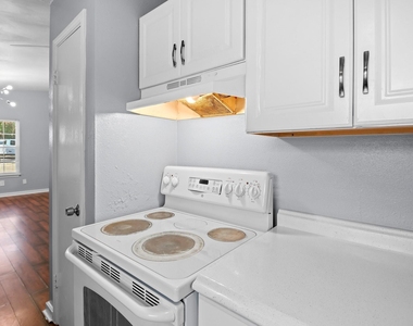 7617 Meador Ave - Photo Thumbnail 15