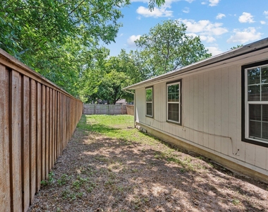 7617 Meador Ave - Photo Thumbnail 17