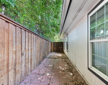 7617 Meador Ave - Photo Thumbnail 16