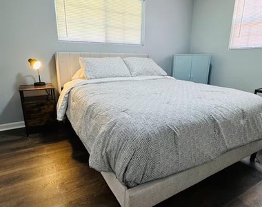 521 Granade Drive - Photo Thumbnail 12