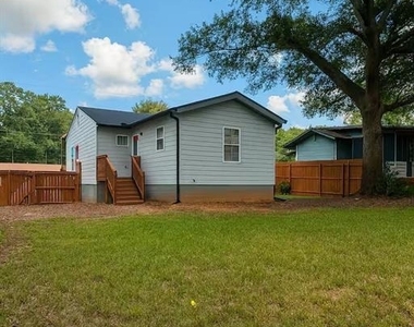 521 Granade Drive - Photo Thumbnail 1