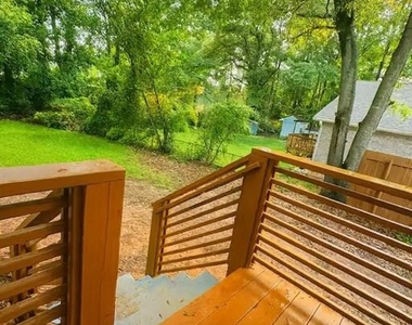 521 Granade Drive - Photo Thumbnail 2
