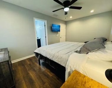 521 Granade Drive - Photo Thumbnail 8