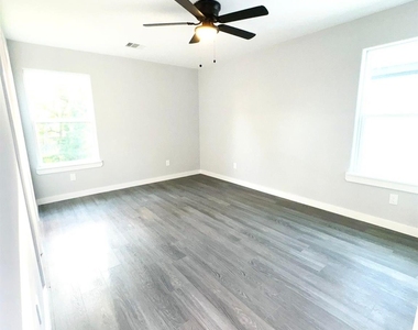 8109 Denton Street - Photo Thumbnail 8