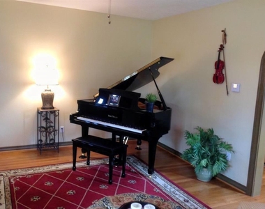 704 Sue Street - Photo Thumbnail 6